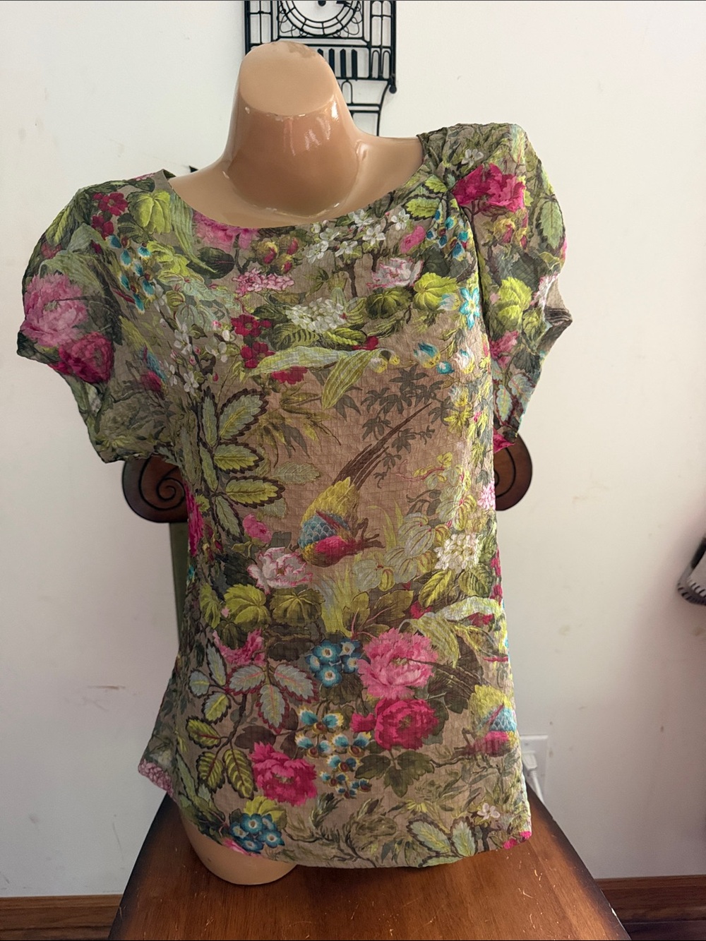 Floral Short-Sleeve Blouse Eva Franco garden print 8 nwt